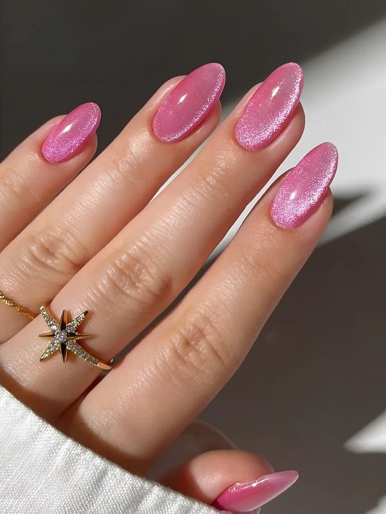 cat-eye-shimmer-nails