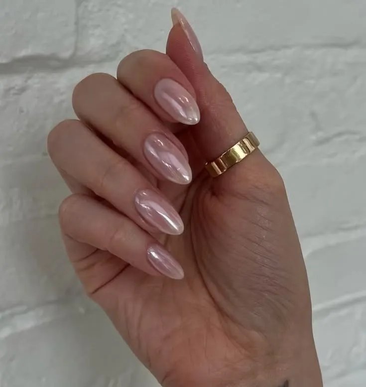 glossy-glazed-nails