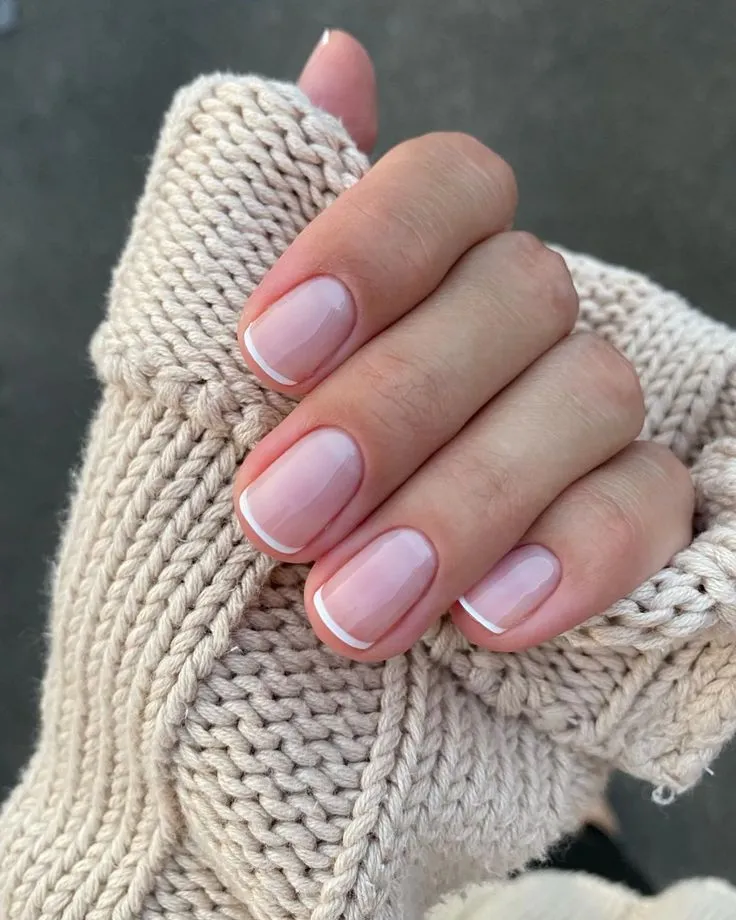 micro french tips nails