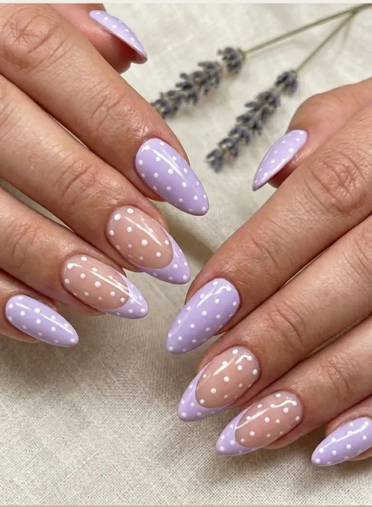 polka-dots-nails-design